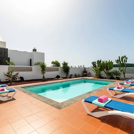 Villa Tropical by Villa Plus-2